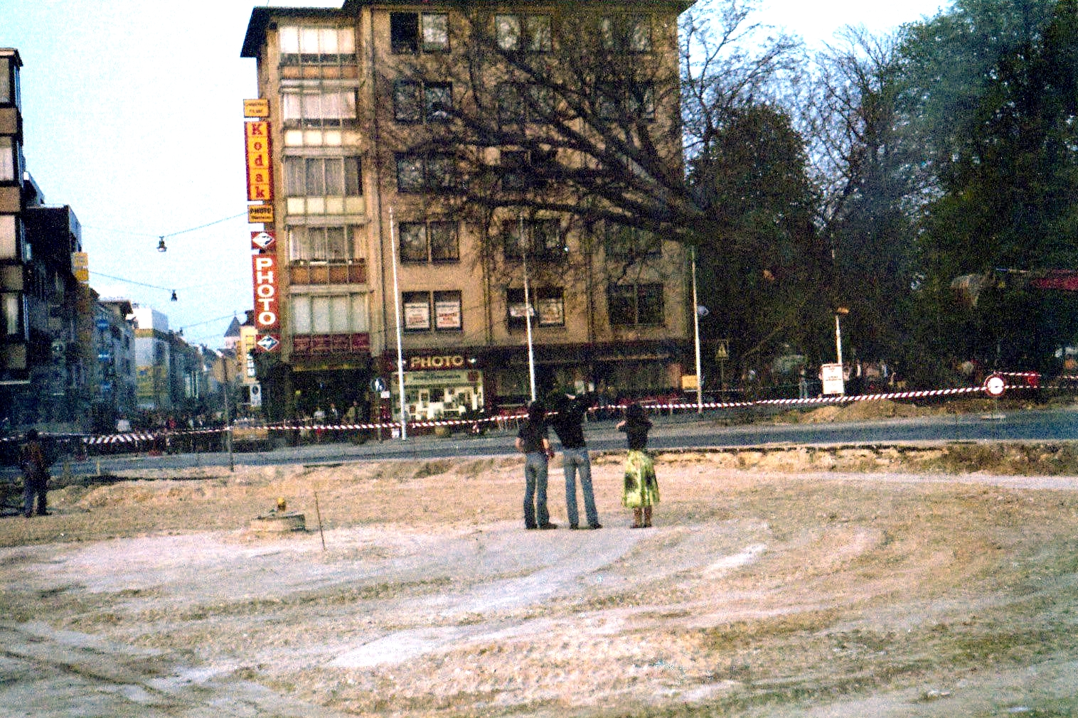 Zum weißen Rössel; Schulespielen